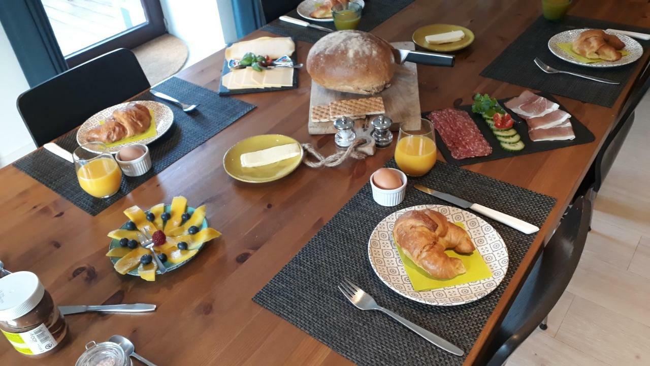 Bed & Breakfast Vallee De L'Ourthe Marcourt ภายนอก รูปภาพ